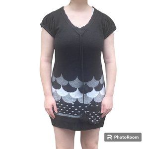 Papillon mini short sleeve pom pom sweater dress sz M